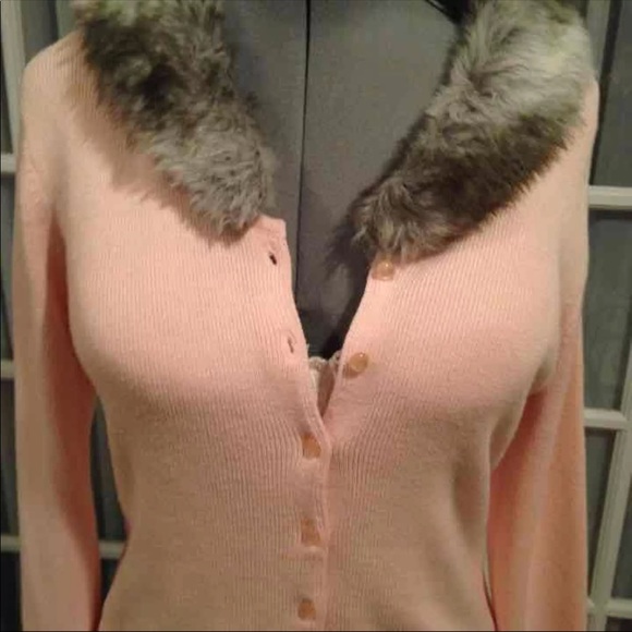 Bonnie and Bill peach sweater w/ faux fur collar size medium - Picture 3 of 5